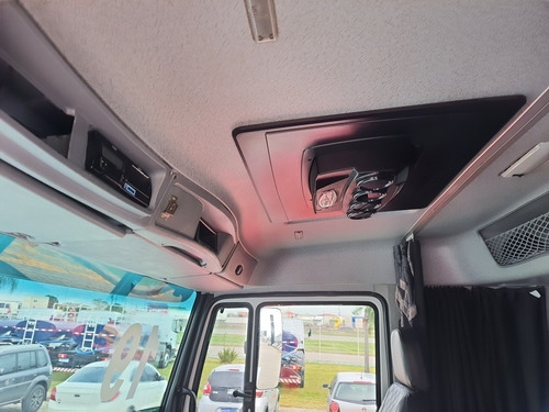 Imagem 12 de 15 de Mercedes-benz Atron 1635 S