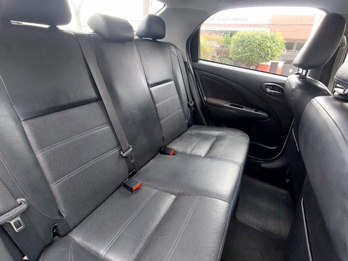 Toyota Etios Sedán Etios Sedán 1.5 PLATINUM SEDAN 16V FLEX 4P AUTOMÁTICO