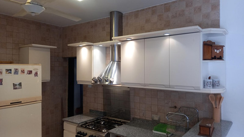 Hermosa Casa 4 Dormit, Pileta Con Caldera, Quincho, Baño Con Jacuzzi. B° Villa Cabrera