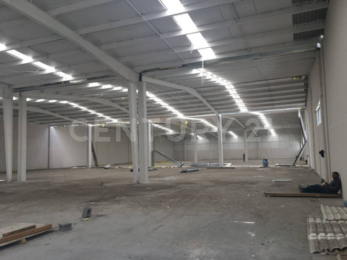 Se Renta Bodega 5,300 M2 En El Poniente De Saltillo