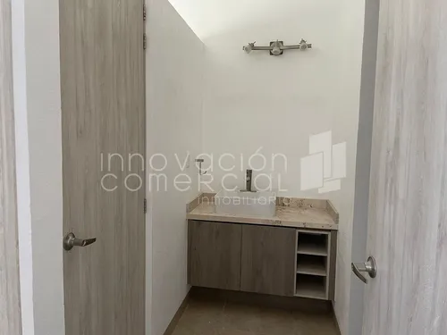 Casa En Venta De 4 Recámaras En Condominio Torre De Piedra Bugambilias