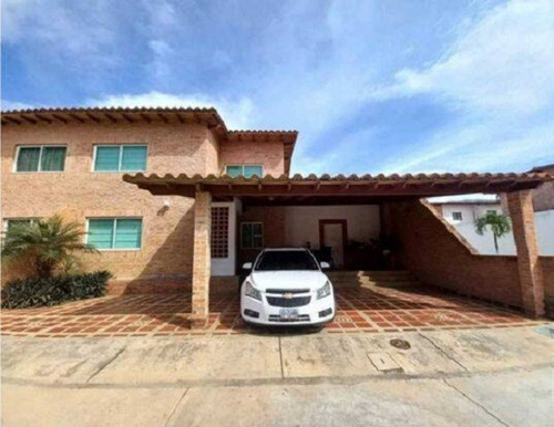 En Venta Townhouse En San Diego Conjunto Las Trinitarias