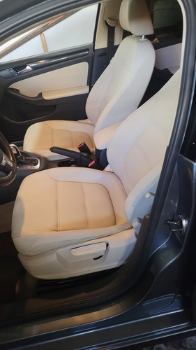 Volkswagen Jetta 2.0 Comfortline Flex 4p Automática
