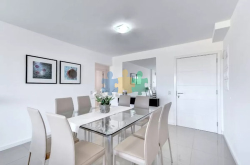 Apartamento De 3 Dormitorios En Venta Primera Línea Del Mar, Playa Brava Punta Del Este - Ref : Eqp6006