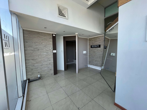 Comercial Villa Alemana Con Estacionamiento Para Clientes