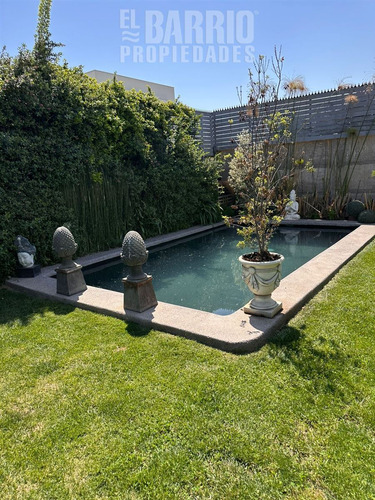 Casa En Venta De 3 Dorm. Brisas Norte,chicureo,colina