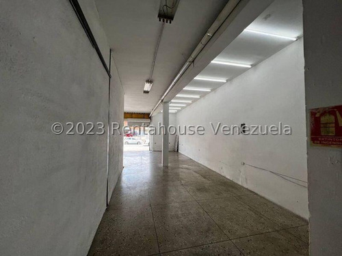 Beliz Vende Local Comercial Ubicado En Avenida Principal Brindandote Un Espacio De 119mts, Los Cuales Puedes Ambientar Y Acondicionar De Acuerdo A Tu Actividad Empresarial. 25-5390