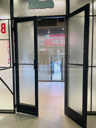 Imagen 6 de 14 de Alquiler Local En Pleno Centro Comercial San Justo Arieta Peatonal