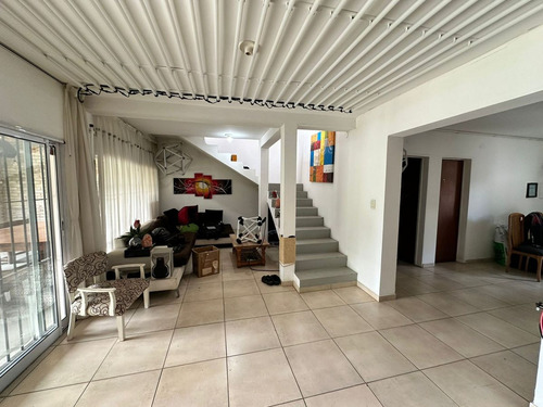 Venta Casa 4 Amb Pilar Permuta Pileta Jardin