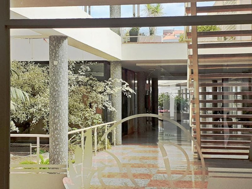 Local | Gorlero 12