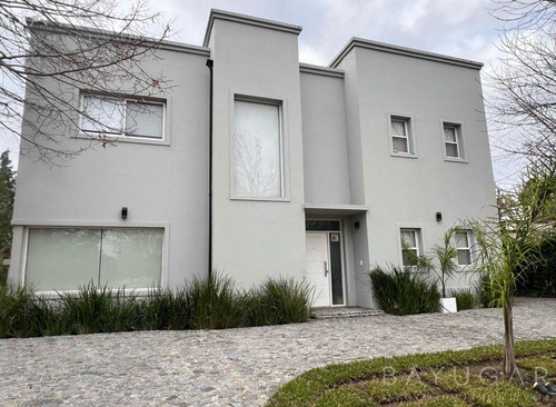 Venta Casa - Barrio Privado St. Matthews Village / Pilar