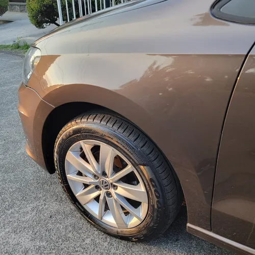 Volkswagen Vento 1.6 Highline Mt