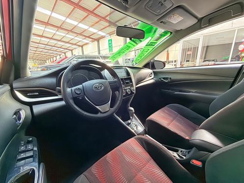 Toyota Yaris S. SEDAN