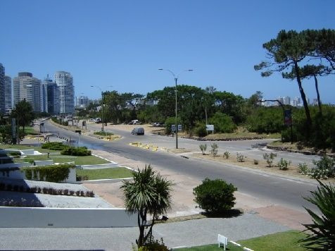 Venta De Apartamento 3 Dormitorios En Playa Mansa