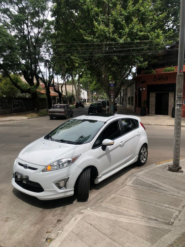 Ford Fiesta Kinetic Titanium 2013