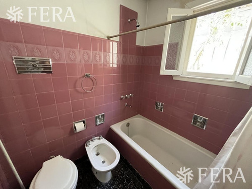 Imagen 9 de 17 de Venta Casa 3 Ambientes Con Jardín, Cochera Y Gran Fondo Libre En Quilmes (29595)