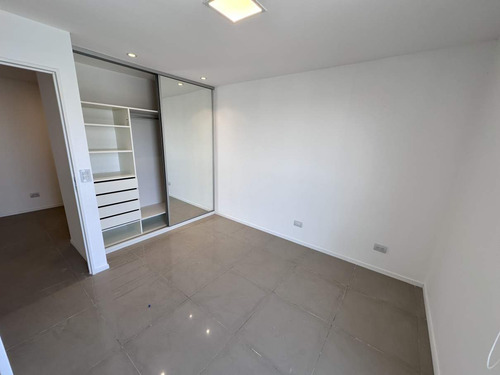 Departamento De 2 Dormitorios En Alquiler En Barrio Gral. Paz - Torre Alto Paz