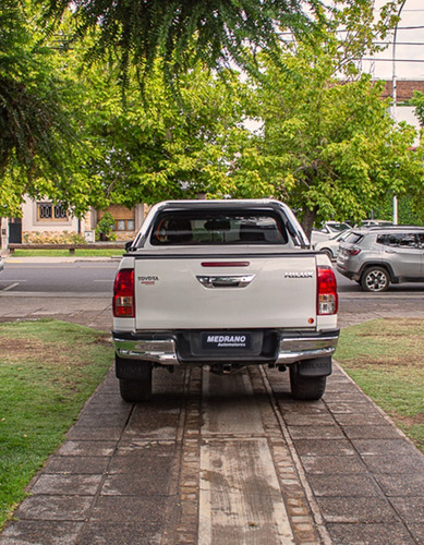 Imagen 5 de 21 de Toyota Hilux 2.8 Sr 4x4 2016