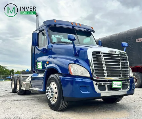 Freightliner Cascadia Tractomula
