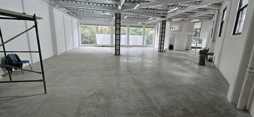 Local Comercial En Renta Frente A Centro Comercial Punto Maq, Coyoacán