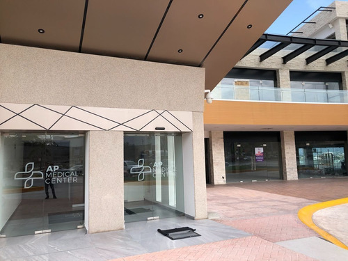 Imagen 18 de 27 de Oficinas Corporativas Nuevas Y Modernas