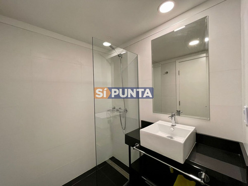 Imagen 10 de 11 de Apartamento De Dos Dormitorios En Alquiler Anual, Punta Del Este