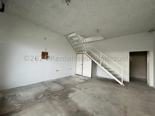 25-4710 Rahdeleste Vende Local Comercial Una Excelente Oportunidad De Inversión En Zona De Crecimiento En Cabudare, 25-4710 Av Intercomunal Muy Cercano A Mundo Traki En Centro Comercial Con Seguridad