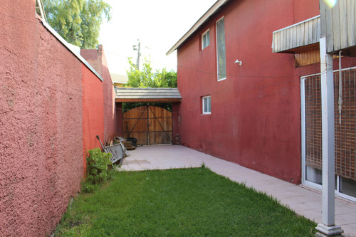 Casa En Venta Con 4 Dormitorios Y 2 Baños En Puente Alto
