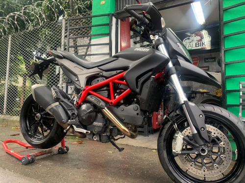 Ducati Hypermotard 821