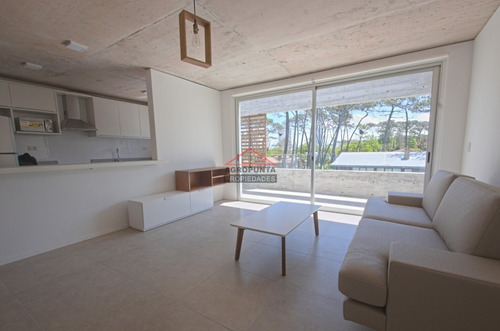 Apartamento En Punta Del Este- Ref: 5398