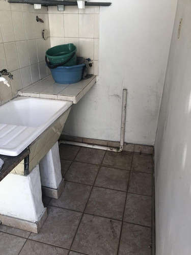 Imagen 20 de 30 de Chalet Clasico Con Local - Castelar Sur - Proximo A Estacion Castelar Y Moron - Venta