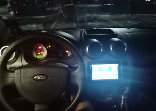 Imagem 7 de 8 de Ford Fiesta 2008 1.6 Trend Flex 5p