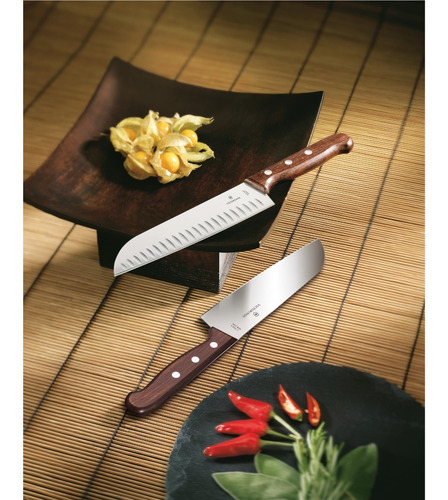 Victorinox Cuchillo Santoku Para Chef, De Madera, Hoja 17 Cm Color Madera