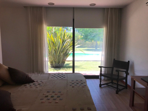 Casa, 4 Dormitorios Y Piscina