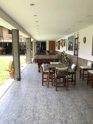 En Venta Bella Casa 563m²t Y 440m² C-5h+4b+1hs+1bs+piscina- T. Club Hipico