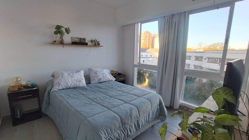 Departamento En Venta De 2 Ambientes En Olivos Con Cochera Y Balcón