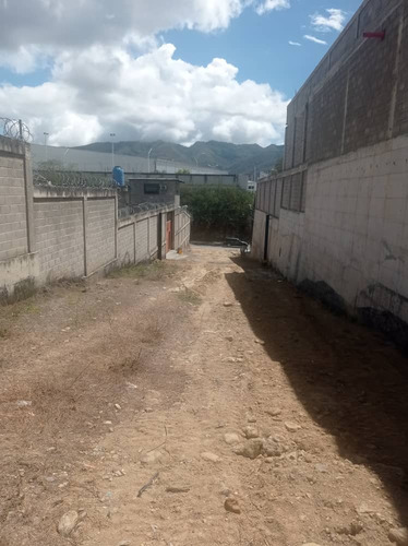 Excelente Terreno Industrial Totalmente Plano, Via La Rosa!!