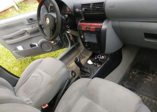 Imagem 2 de 4 de Volkswagen Spacefox 2009 1.6 Sportline Total Flex 5p