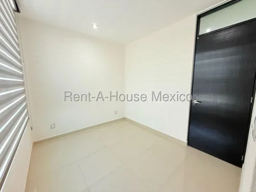 Casa En Renta En Zakia Querétaro. Sr