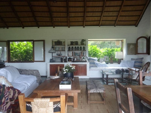 Chacra En Venta Camino Lussich 3 Dormitorios- Ref: 217462