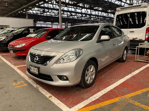 Imagen 1 de 13 de Nissan Versa 1.6 Advance Std 5 Vel Ac 2013