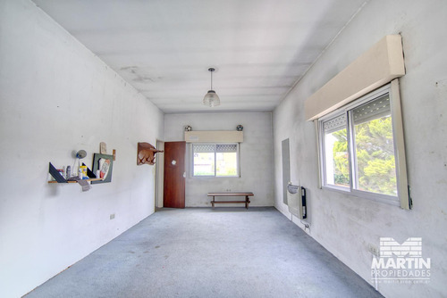 Casa 5 Ambientes, Suite, Playroom, Cochera X 2, Jardín Y Patio.