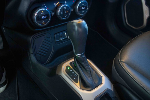 Jeep Renegade 1.8 Longitude Flex Aut. 5p