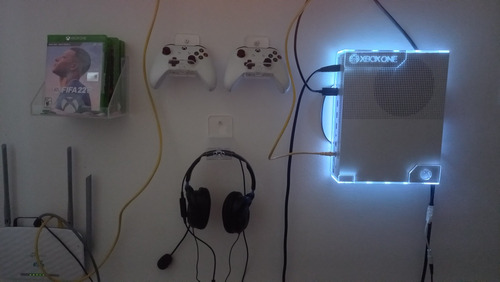 Xbox One S + Plataforma Led