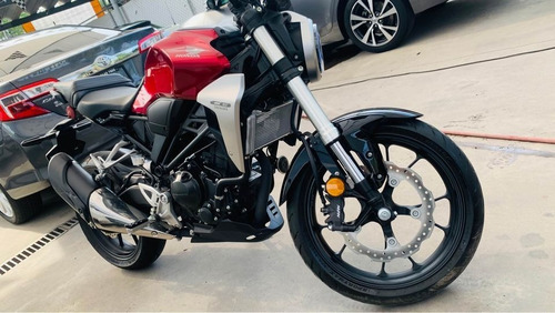 Imagen 4 de 7 de Honda Cb300r