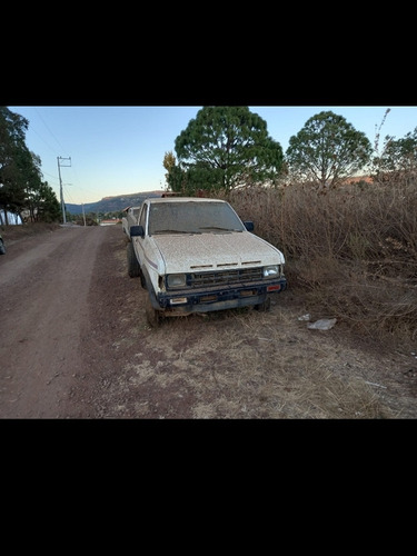 Nissan King Cab Media