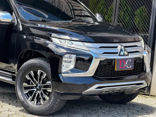 Mitsubishi Montero 2.5 215 hp Takai
