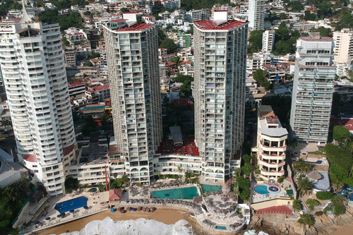 Las Torres Gemelas, Torres Gemelas 2410 Moy