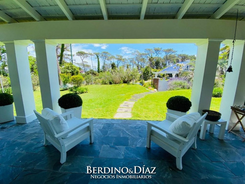 Herrmosa Residencia En Playa Mansa- Ref: 793