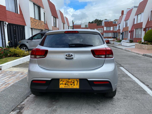 Kia Rio Vibrant Hb Mt Rines 1400cc